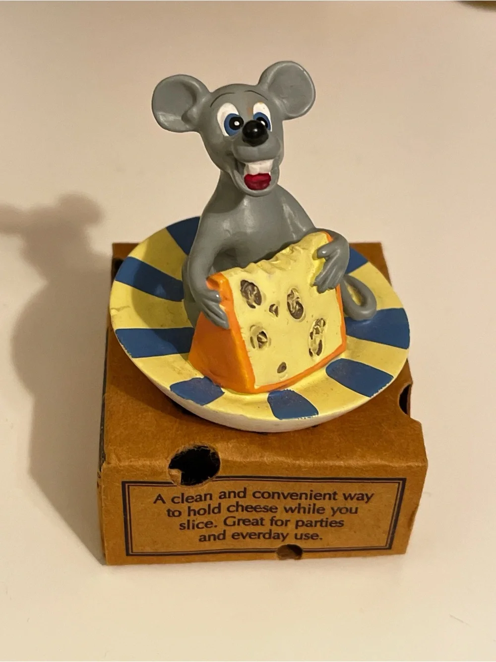 Vintage cheese button joie de vivre small figurine with a gray mouse with prongs